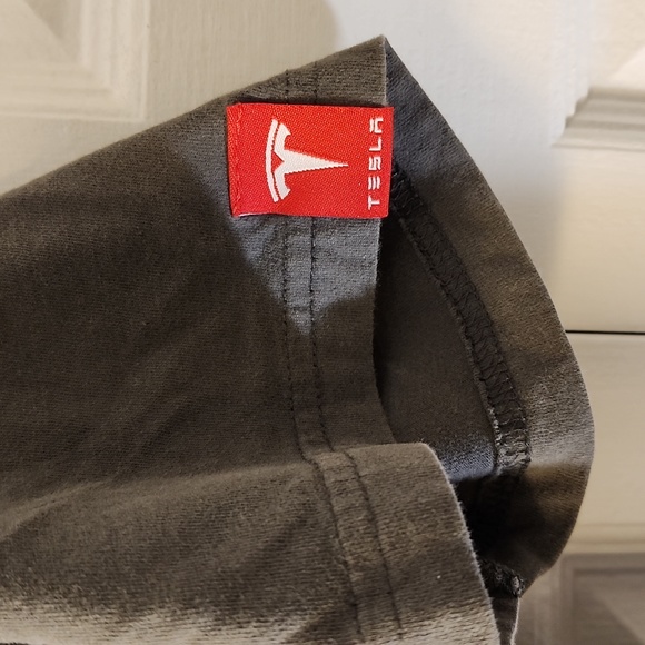 Tesla T-Shirt - Picture 2 of 4